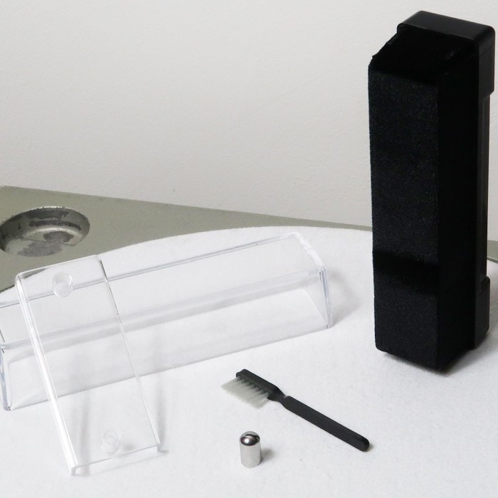 vinyl records brush