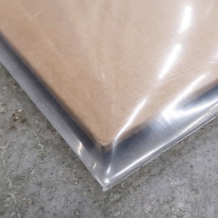 Transparent sleeve for vinyl